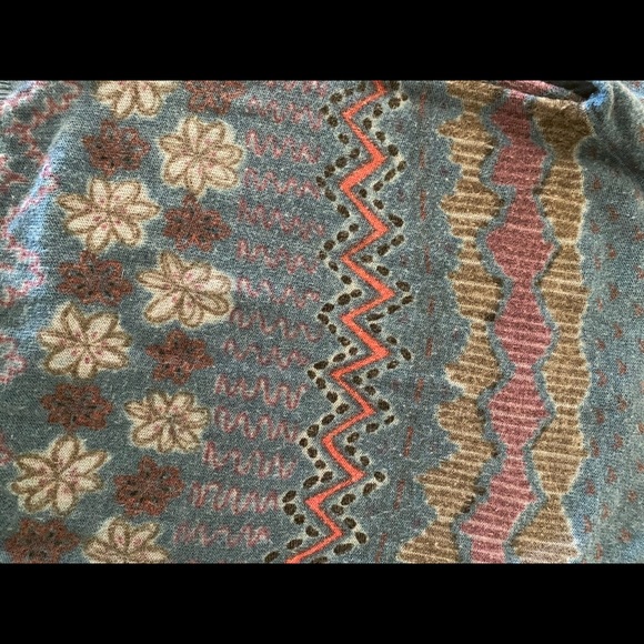 Sweater - Picture 4 of 4